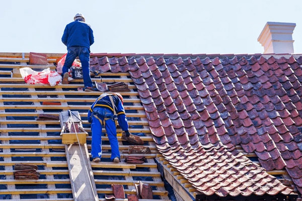 Rénovation de toiture en ardoises à Roscoff